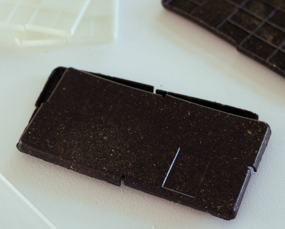 Prototype de boite de chocolat par thermocompression de feuilles de thé