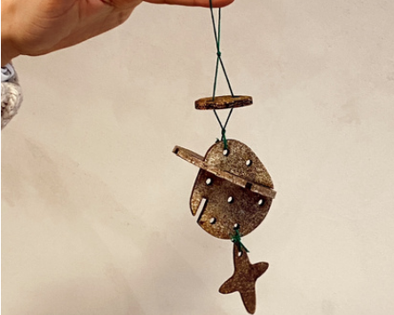 Décoration de Noël par thermocompression de son de blé, de feuilles de thé et de peaux d'agrumes